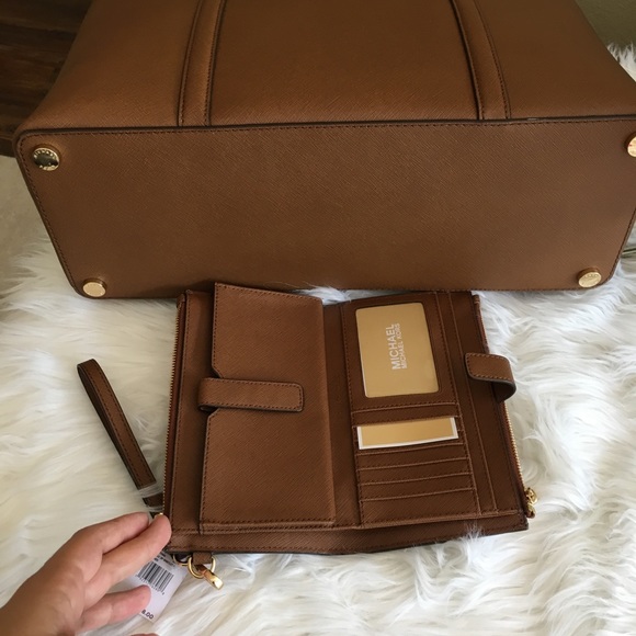 Firm❗️Michael Kors Large sady Laptop Bag & wallet - Picture 5 of 8